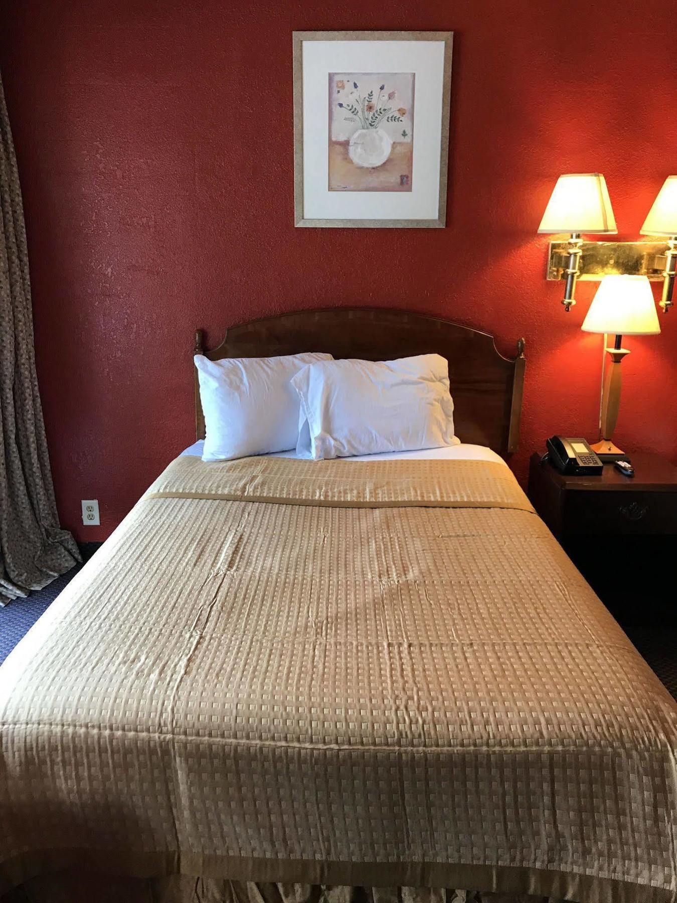 Oyo Hotel Tallahassee Downtown Eksteriør billede