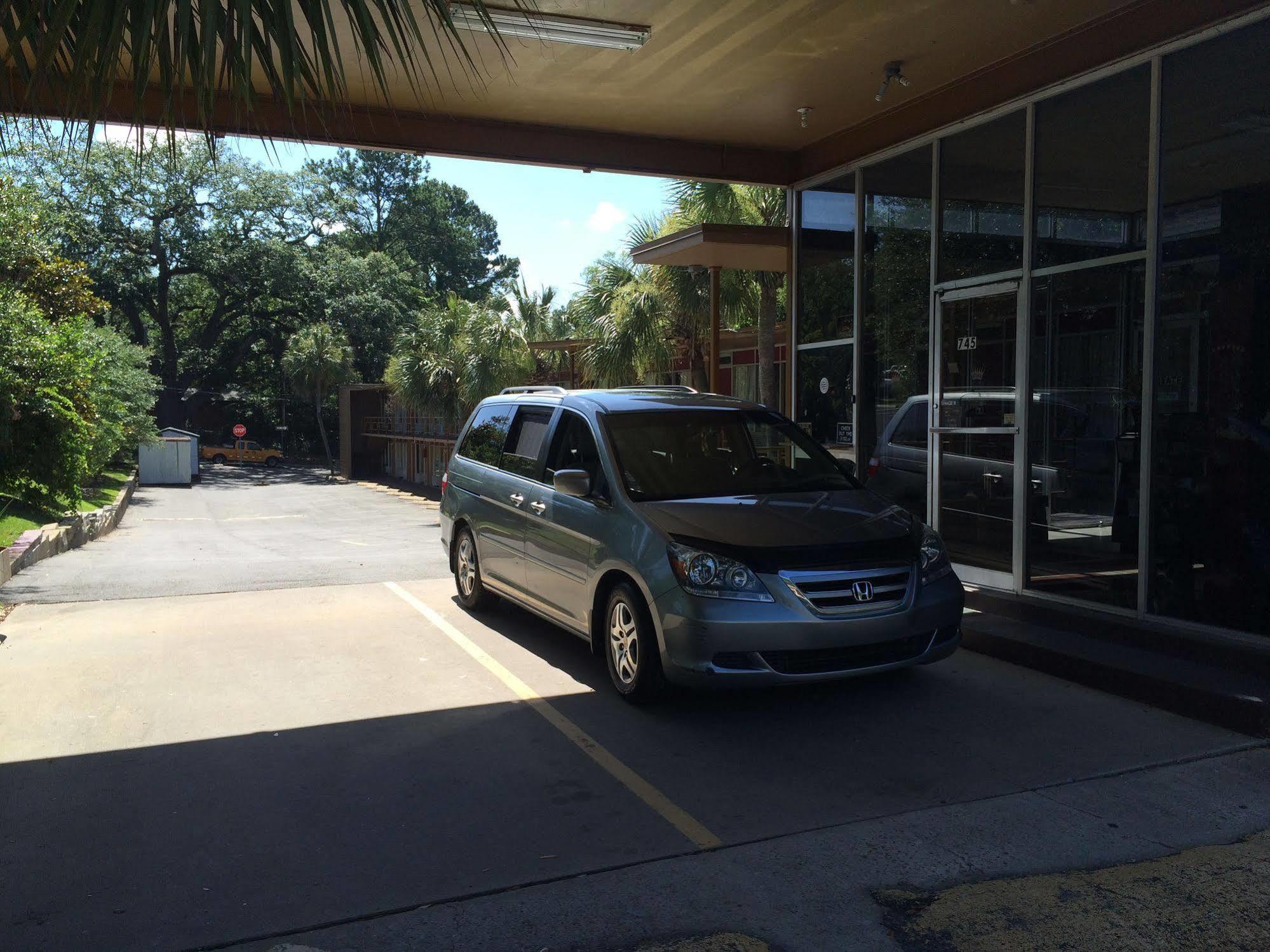 Oyo Hotel Tallahassee Downtown Eksteriør billede